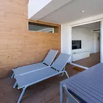 Isea 1111 - Luxury Modern With Pool & Sea Views