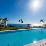 Isea 1111 - Luxury Modern With Pool & Sea Views *