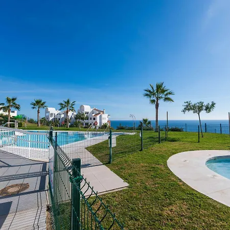 Appartement Isea 1111 - Luxury Modern With Pool & Sea Views *
