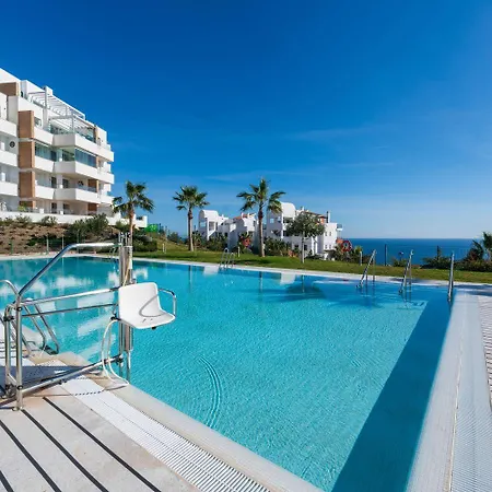 Isea 1111 - Luxury Modern With Pool & Sea Views *