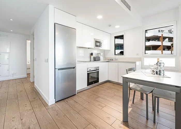 Isea 1111 - Luxury Modern With Pool & Sea Views *