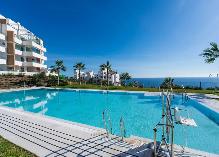 Apartament Isea 1111 - Luxury Modern With Pool & Sea Views *