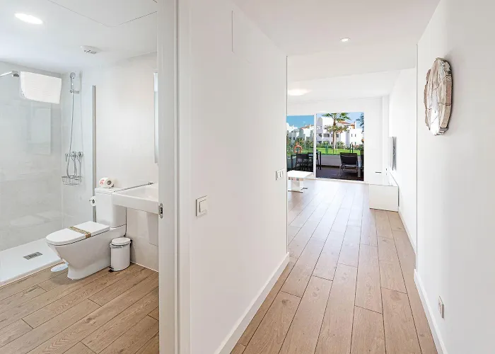 Isea 1111 - Luxury Modern With Pool & Sea Views Apartament