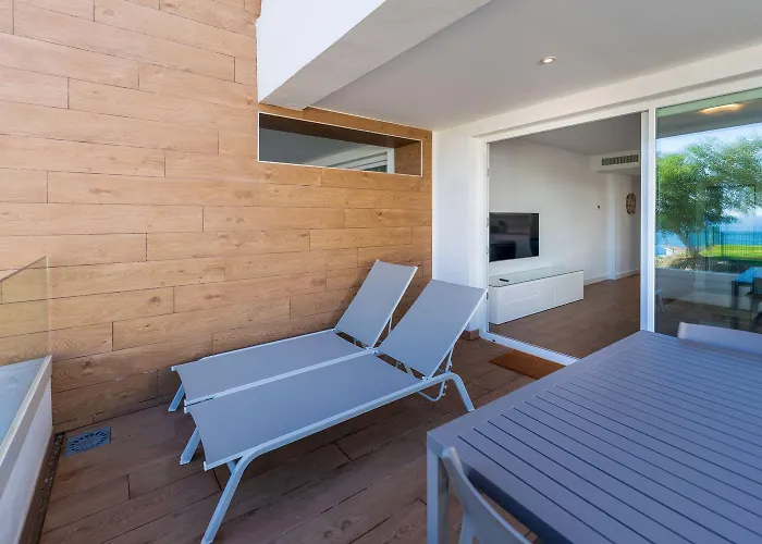 Isea 1111 - Luxury Modern With Pool & Sea Views
