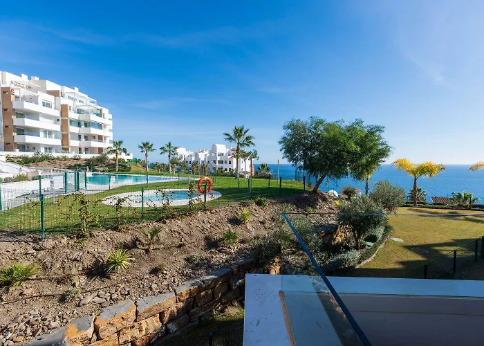 Isea 1111 - Luxury Modern With Pool & Sea Views Apartament