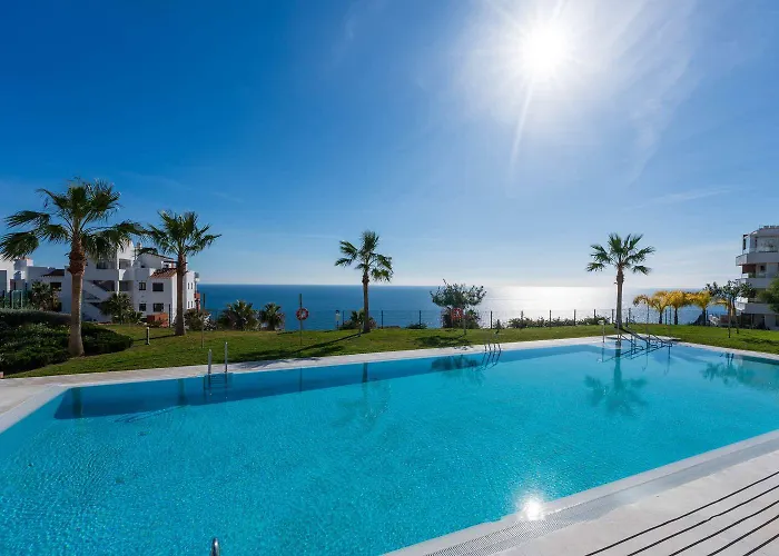 Isea 1111 - Luxury Modern With Pool & Sea Views *