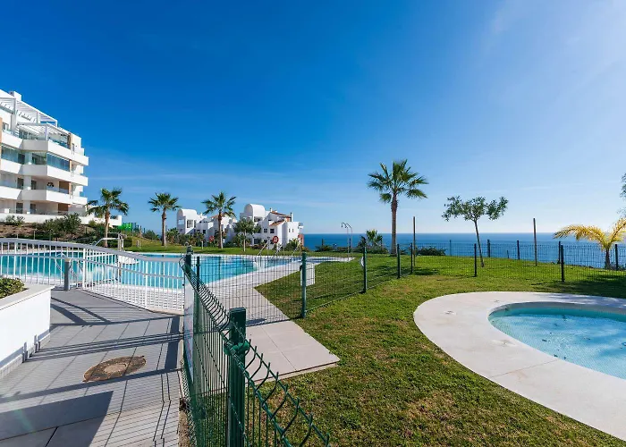Apartament Isea 1111 - Luxury Modern With Pool & Sea Views *