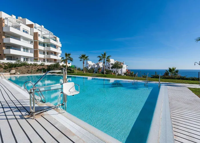 Isea 1111 - Luxury Modern With Pool & Sea Views *