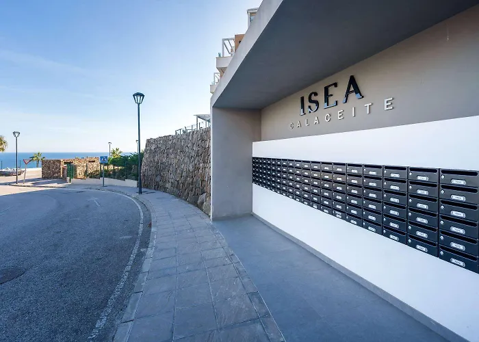 Apartament Isea 1111 - Luxury Modern With Pool & Sea Views