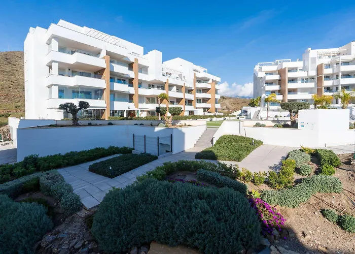 Isea 1111 - Luxury Modern With Pool & Sea Views Apartament